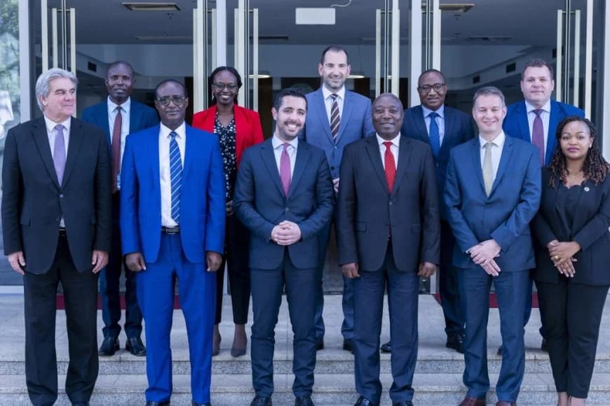 U Rwanda na Serbia byasinyanye amasezerano y'ubucuruzi n'ikoranabuhanga