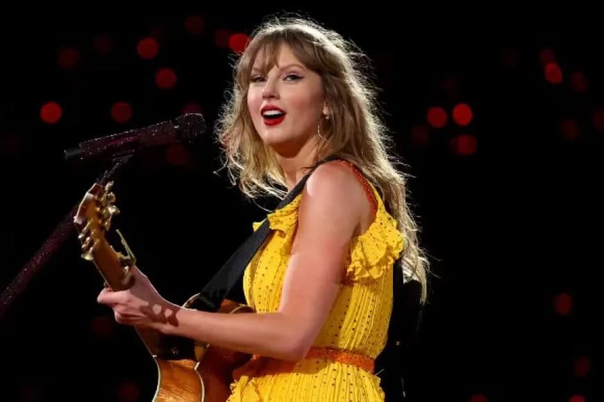 Taylor Swift lands in Sydney for four concerts