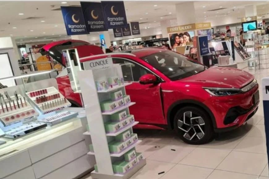 Sydney: Electric display car crashes in mall and caused injuries