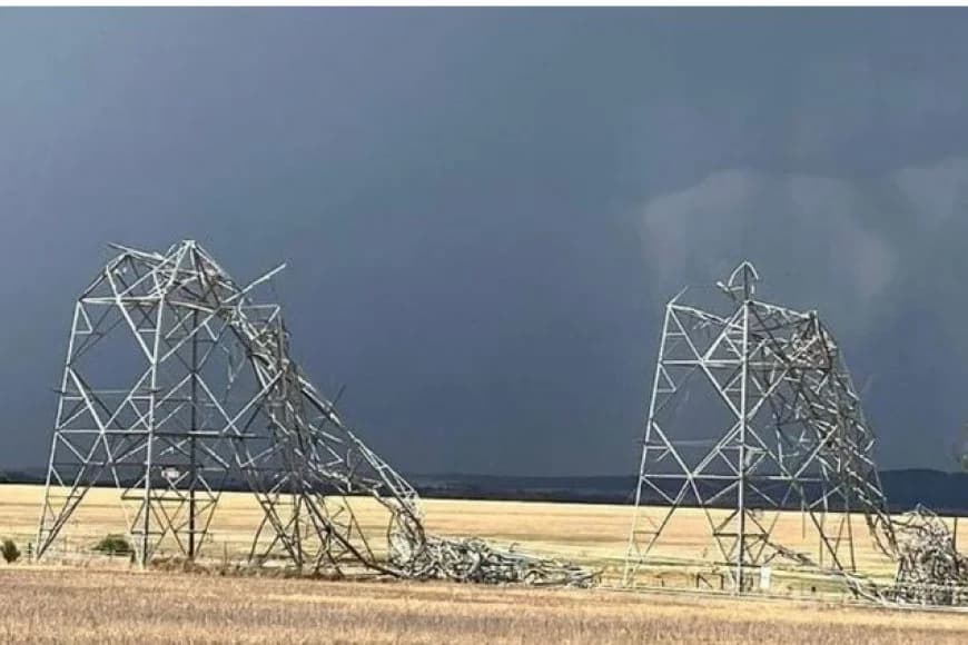 VICTORIA: Thousand homes left without power after storm