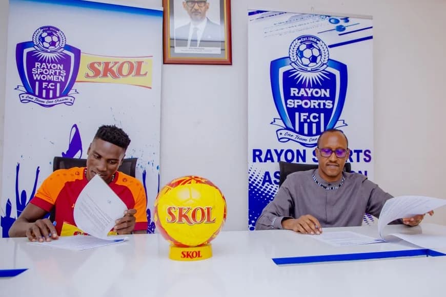 Rayon Sports yasinyishije abakozi batatu bashya