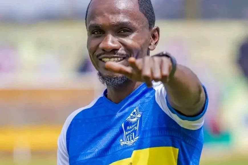 Serumogo yatangaje icyatumye ahitamo kujya muri Rayon Sports agatera umugongo andi makipe