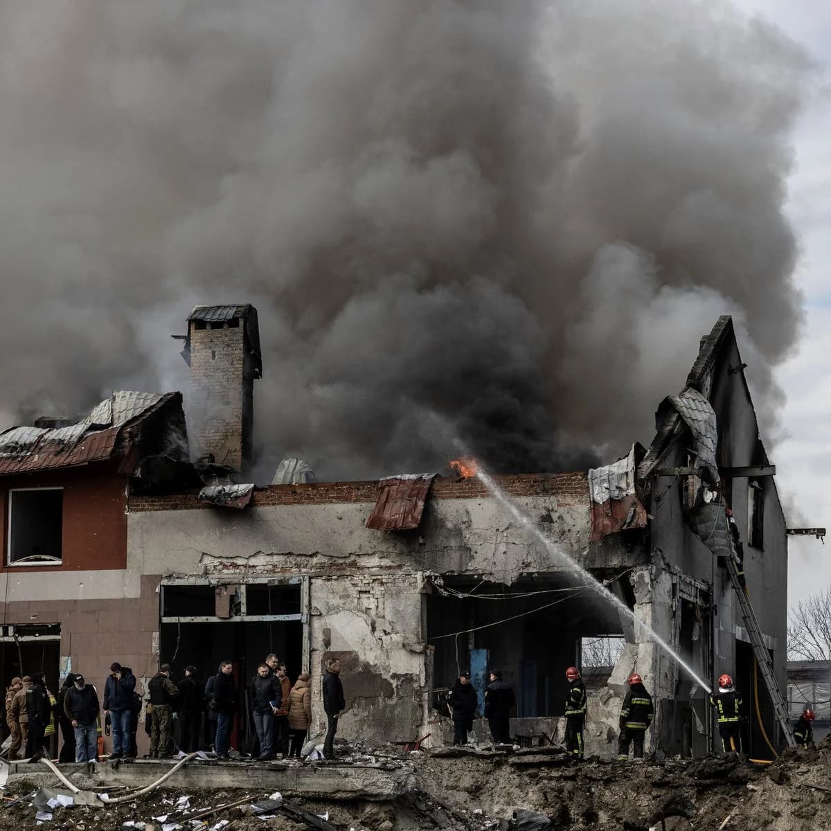 Russia's Ambitions and Setbacks: A Week of Struggle