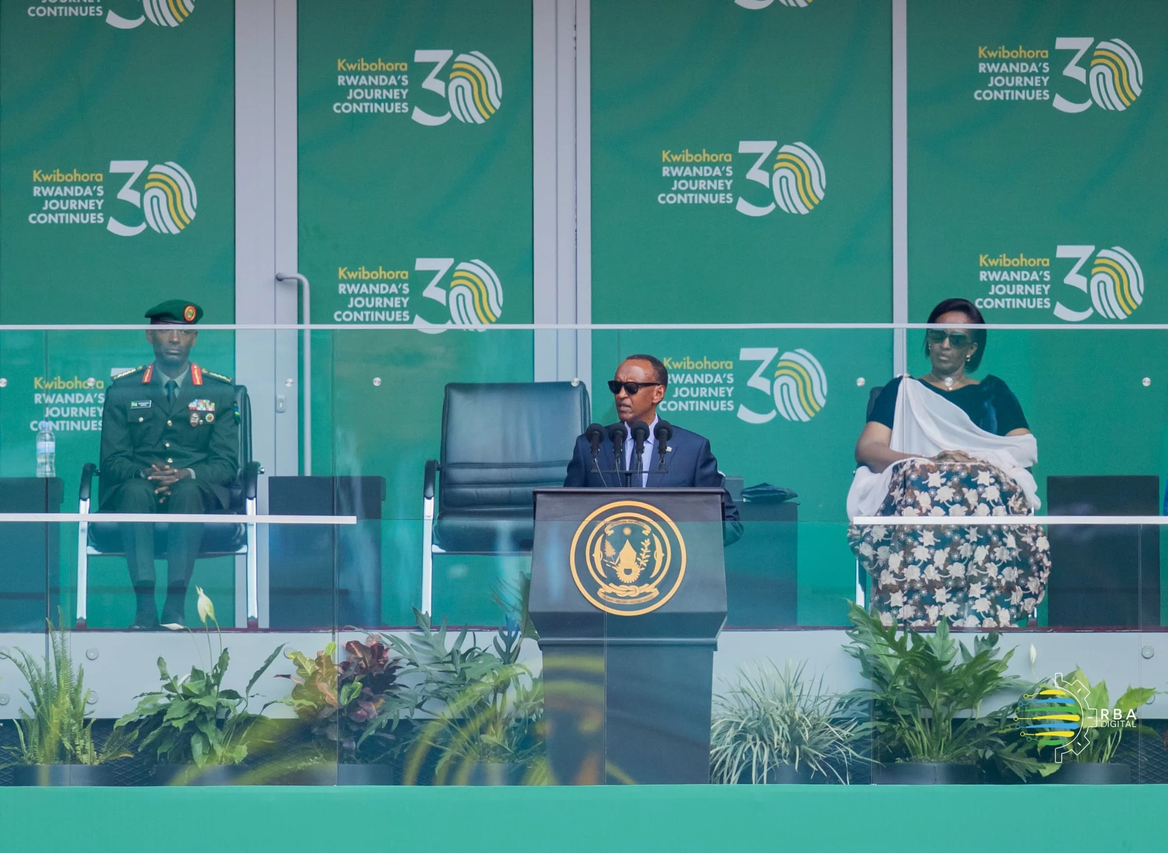Iki gihugu nimwe mugomba kukirinda, mukakirwanirira-  Perezida Kagame abwira urubyiruko
