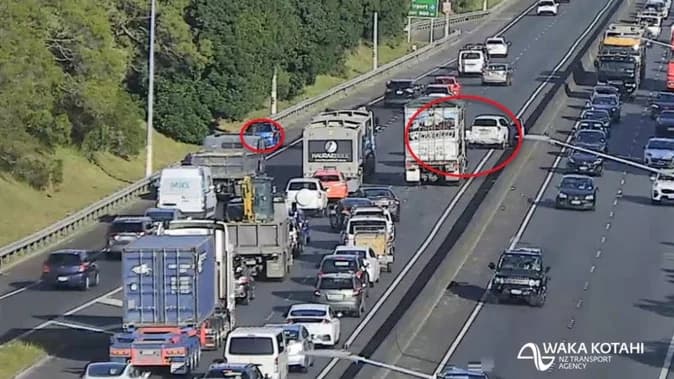 Traffic Gridlock on Auckland’s Southern Motorway Following Multi-Vehicle Crash