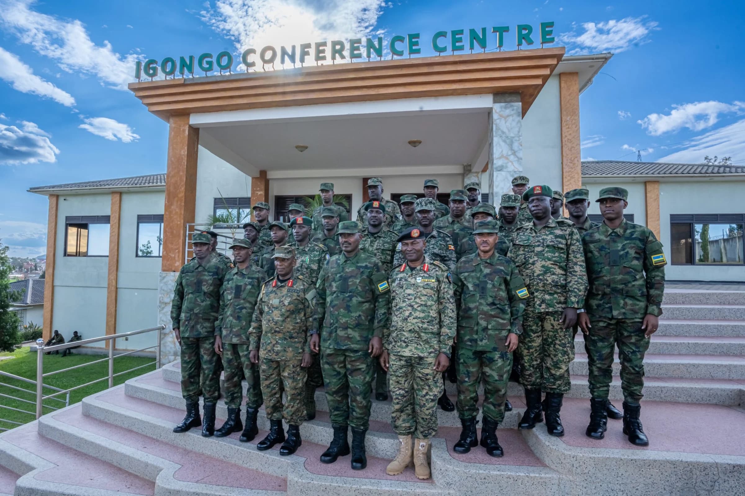 RDF, UPDF commanders hold meeting in Mbarara city