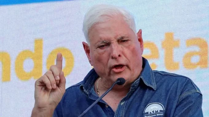 Former Panama President Martinelli leaves Nicaraguan Embassy for asylum in Colombia
