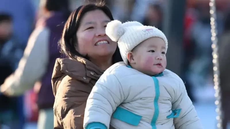 China to give financial support to parents to increase birth rates