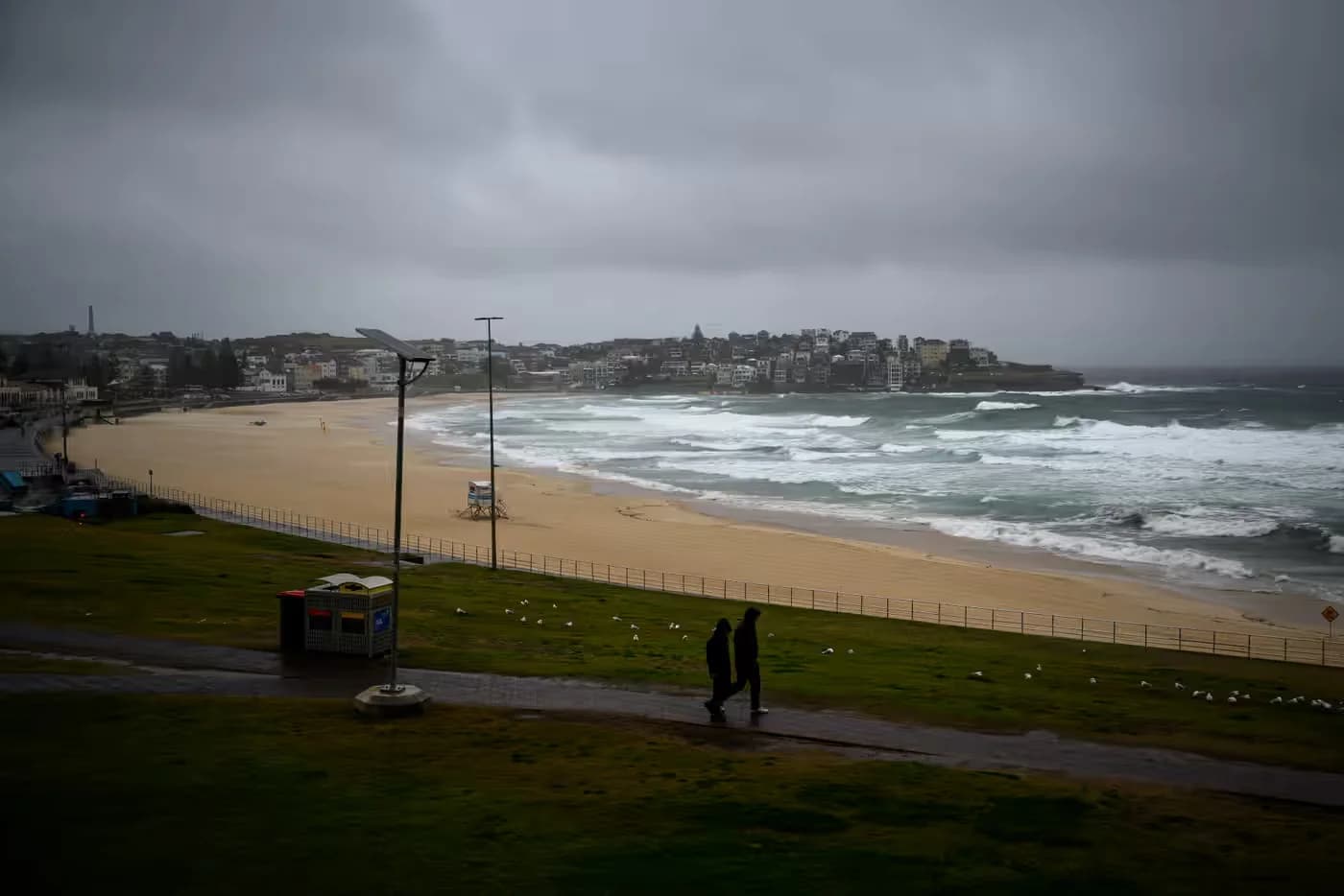 Destructive Gusts and Torrential Rain Set to Slam Eastern Australia, BoM Alerts