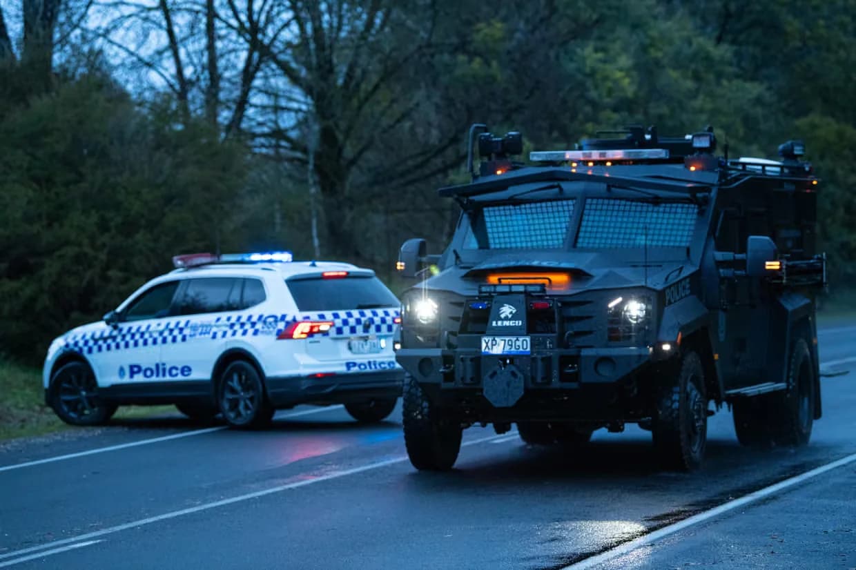Massive manhunt intensifies for Porepunkah shooting suspect as police arrest wife and teenager