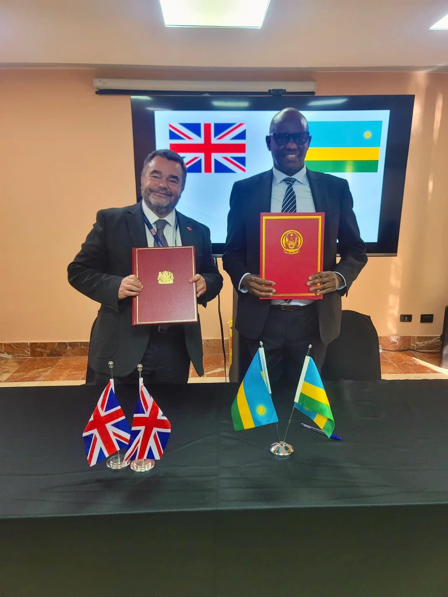 Rwanda strengthens global aviation ties with new air service agreements with the UK and Panama