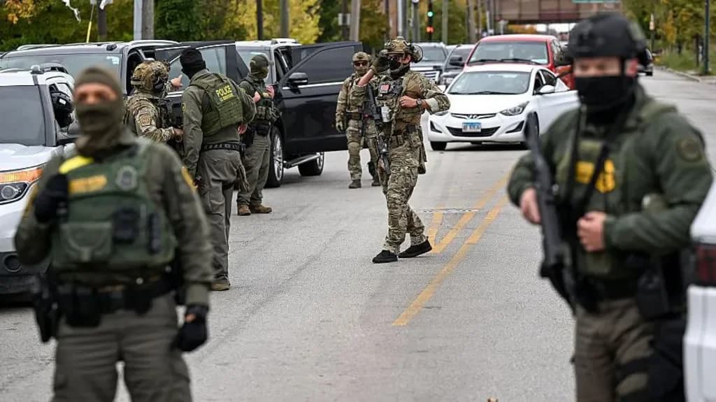 US supreme court blocks Trump’s national guard deployment in Chicago