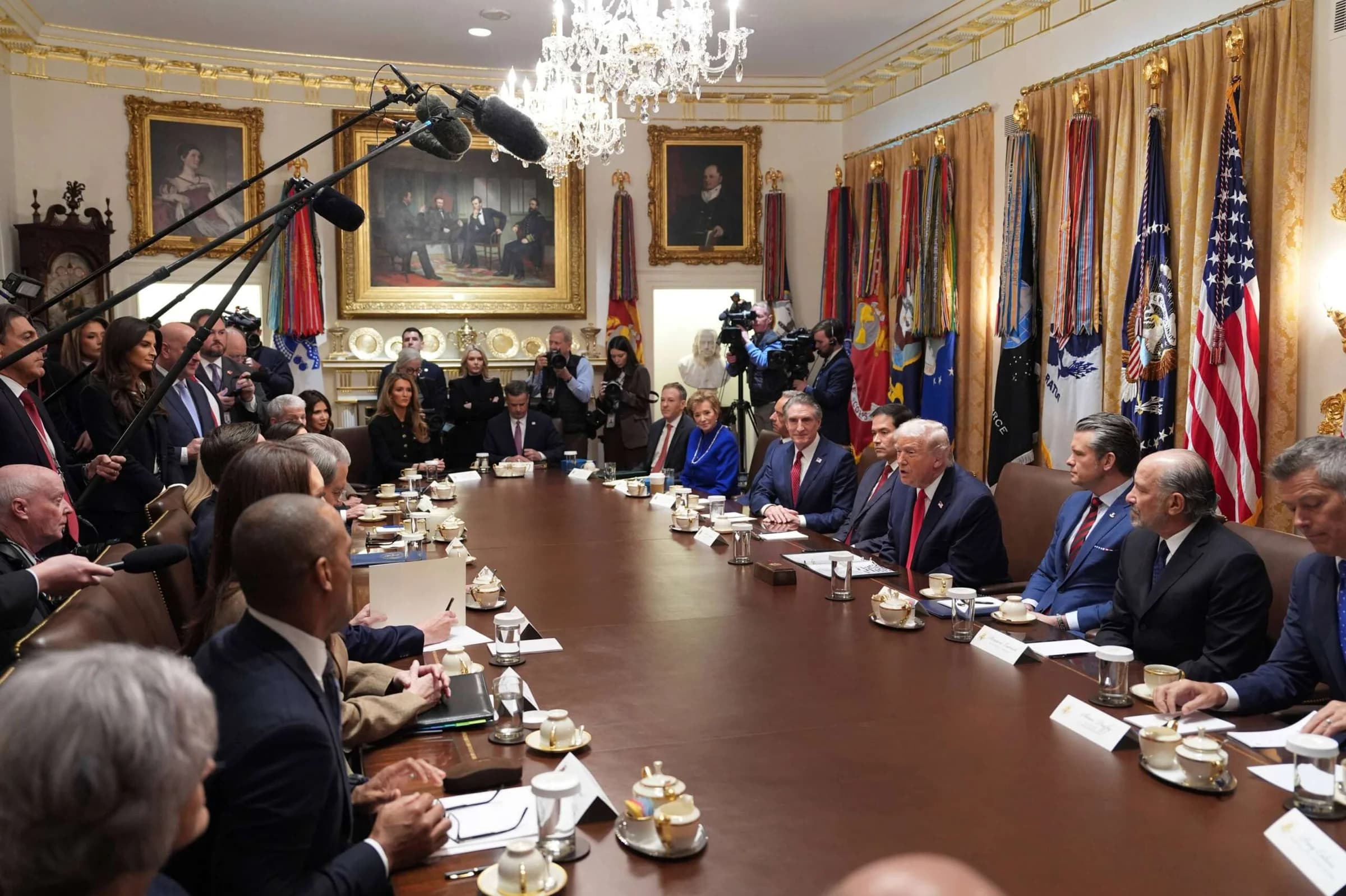 Republicans and Democrats strike last-minute funding deal as shutdown deadline looms