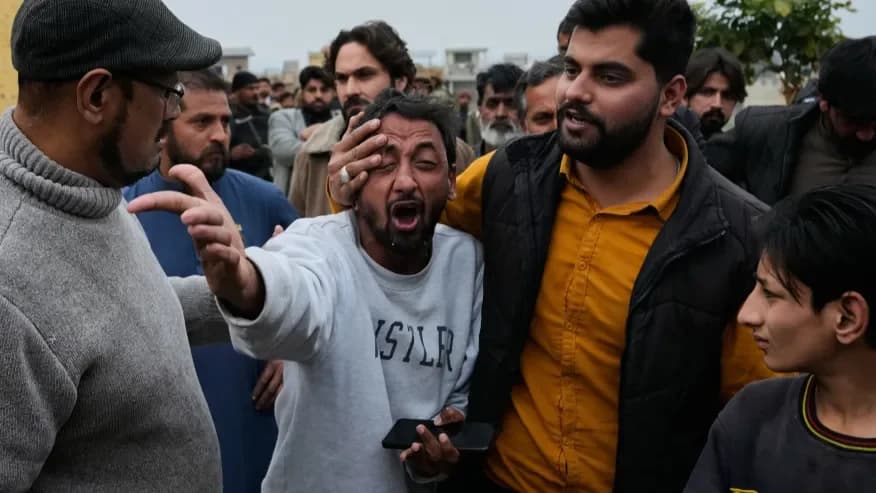 Suicide Bomber Kills 31 at Shiite Mosque in Islamabad