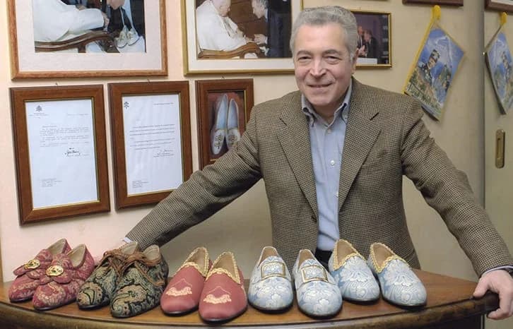 The timeless craft of Adriano Stefanelli at the feet of Popes