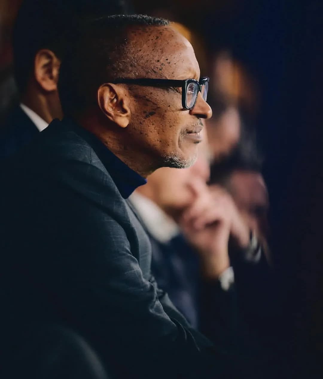 Perezida Paul Kagame yashimiye Arsenal yegukanye igikombe cya shampiyona y’u Bwongereza, umufatanyabikorwa wa Visit Rwanda