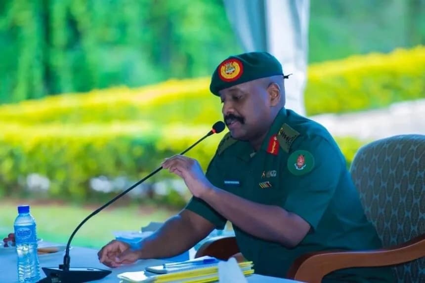 Gen. Muhoozi yayoboye inama isuzuma umutekano wa Uganda n’ibikorwa bya UPDF mu karere