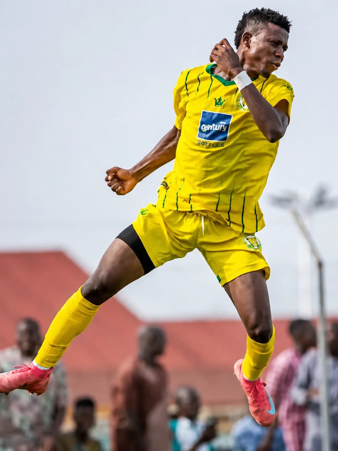 Rayon sports yasinyishije Rutahizamu mushya