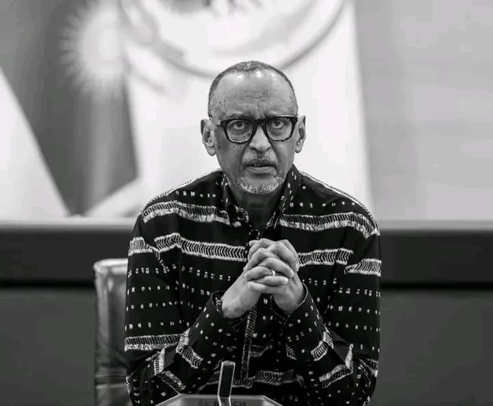Kagame yakiriye inzobere za EAC ziri gutegura Itegeko Nshinga rishya