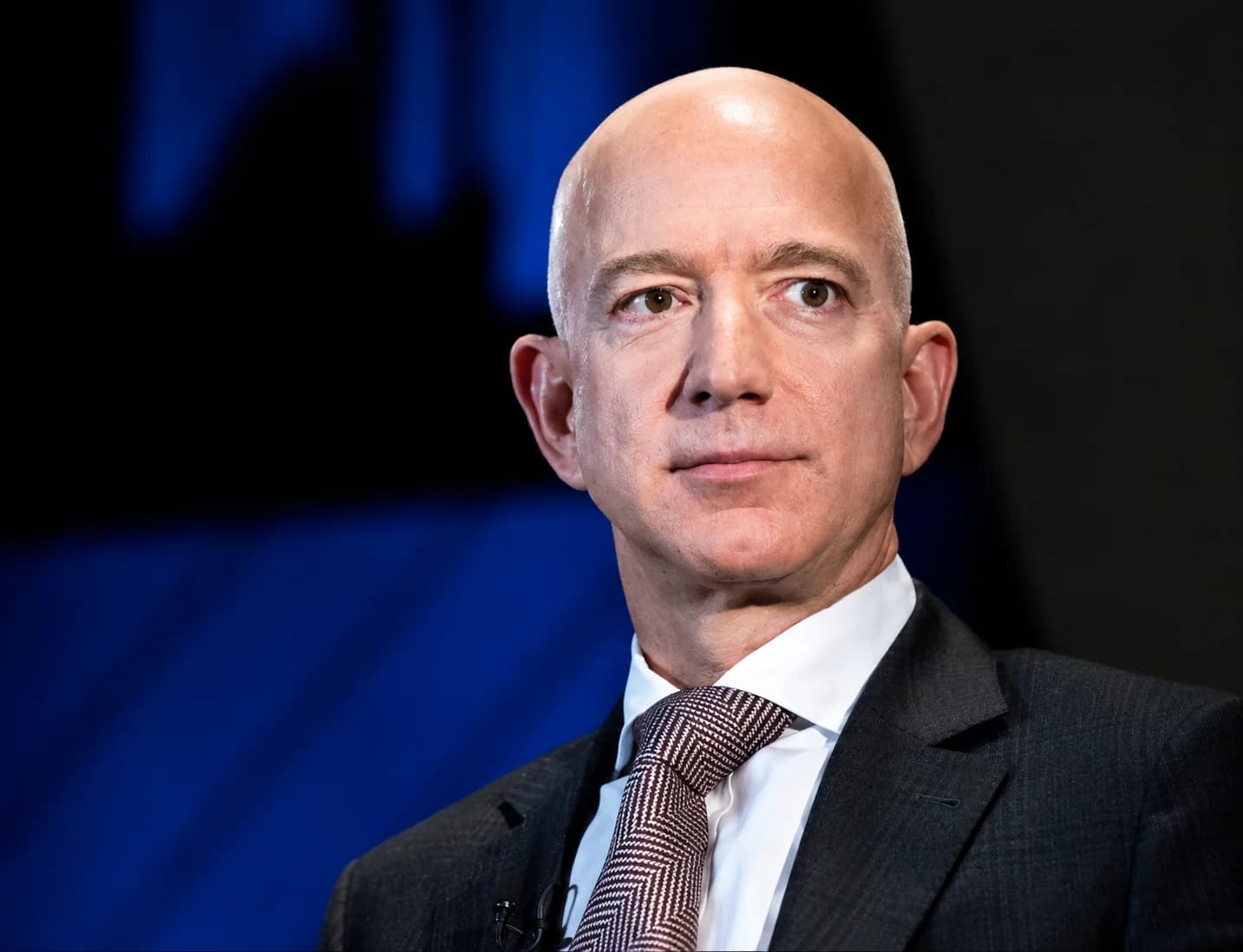 Jeff Bezos  yaguze 38% bya Liverpool FC
