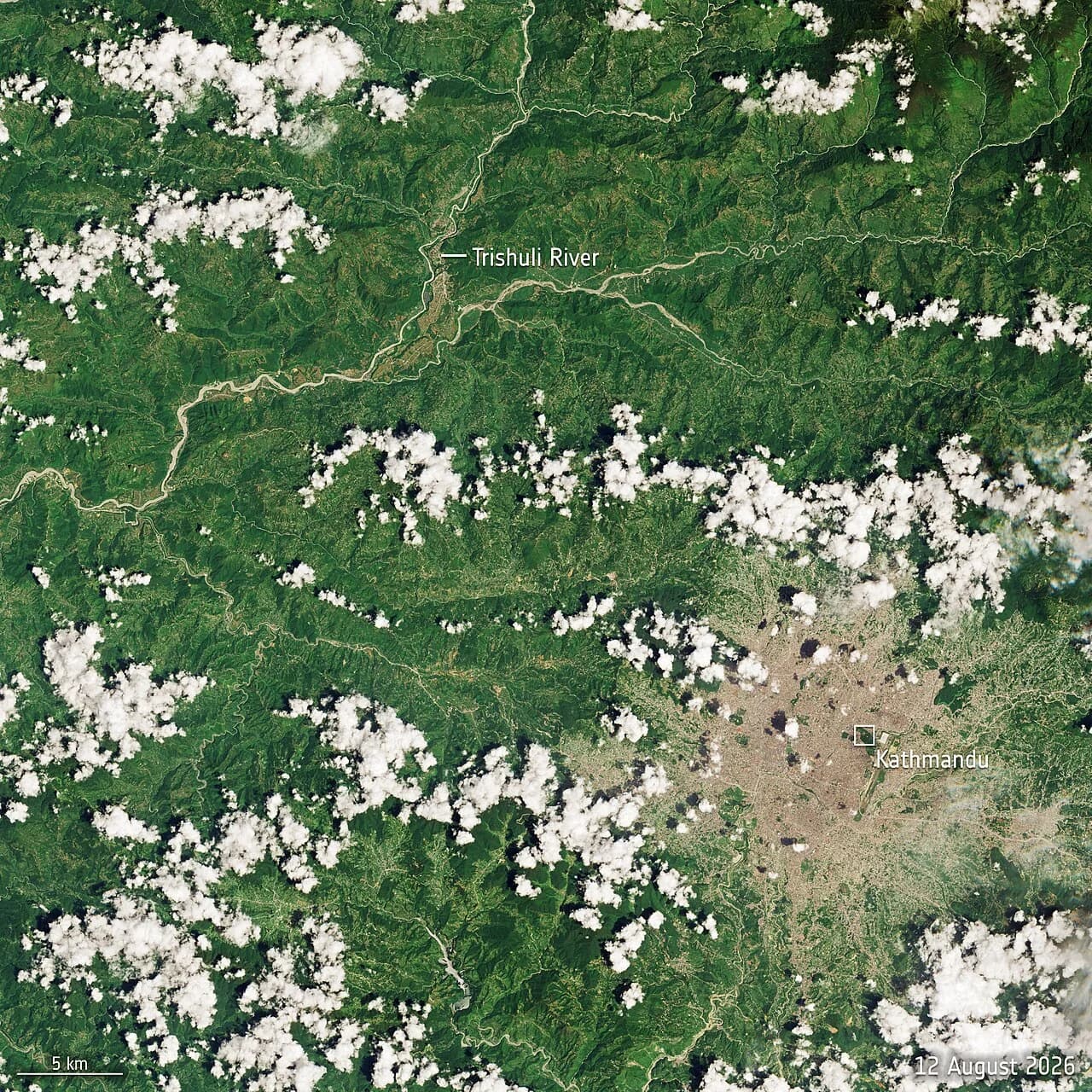 Imyuzure n'inkangu byahitanye benshi, abarenga 70 bahasize ubuzima, abandi baburirwa irengero  mu buhinde na Nepal.