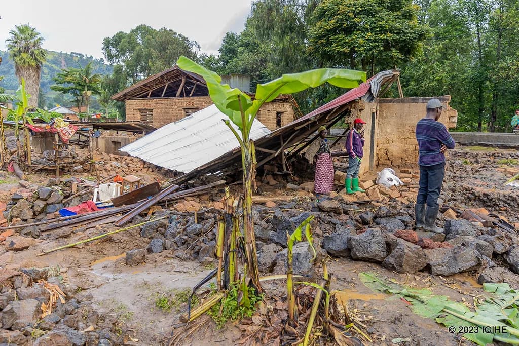 Rwanda: imiryango 4,785 yamaze kwimurwa ahantu hashyira ubuzima bwabo mu kaga.