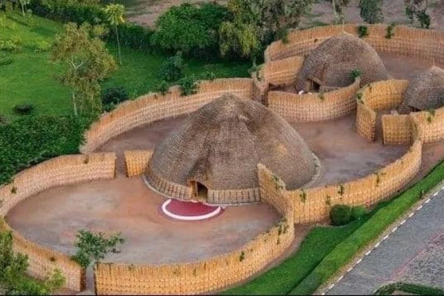 Special facts about King's Palace in Nyanza, "Rukari"